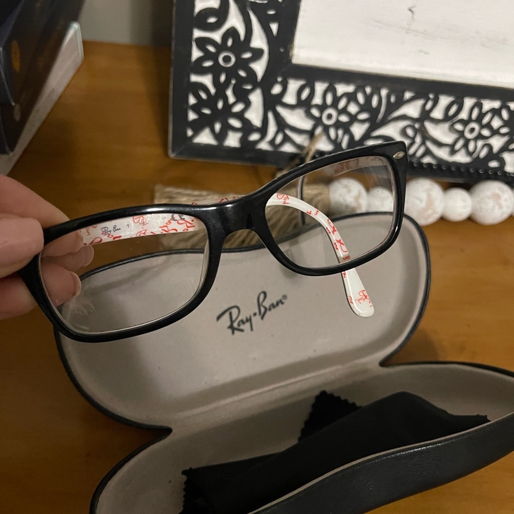 AUTHENTIC RAYBANS READERS